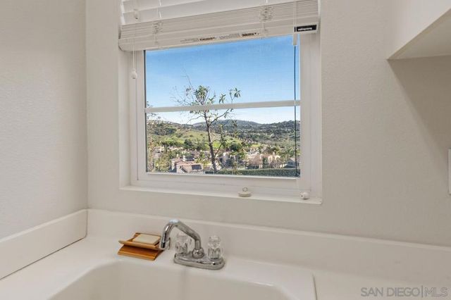 6376 Huntington Dr, Carlsbad, CA 92009