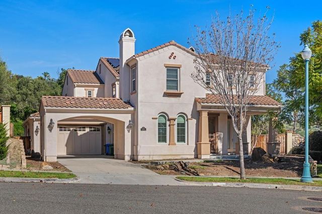 6376 Huntington Dr, Carlsbad, CA 92009