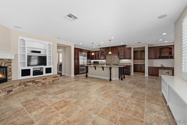 6376 Huntington Dr, Carlsbad, CA 92009