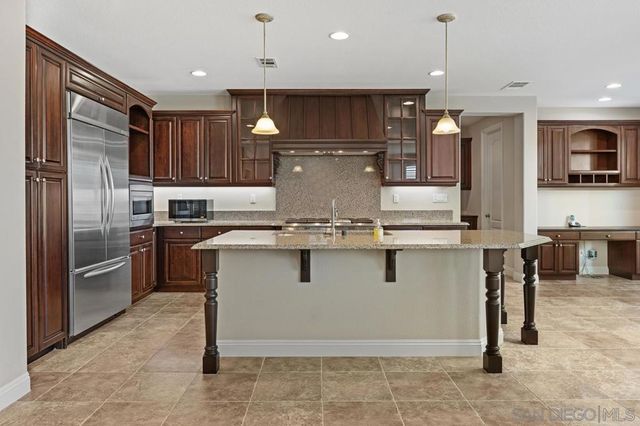 6376 Huntington Dr, Carlsbad, CA 92009