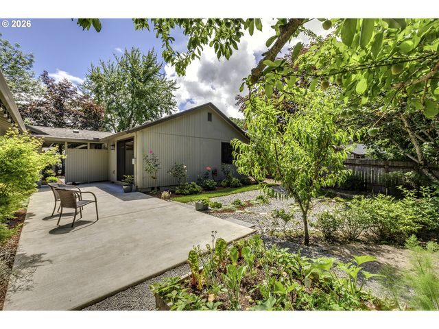 18321 Sw JANN Dr, Beaverton, OR 97003