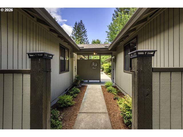 18321 Sw JANN Dr, Beaverton, OR 97003