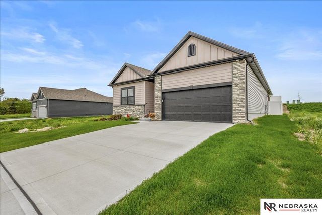 10414 S 209 Street, Gretna, NE 68028