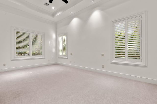 10 Maroon Creek Court, The Woodlands, TX 77389