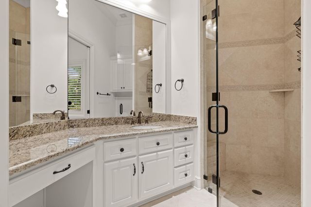 10 Maroon Creek Court, The Woodlands, TX 77389