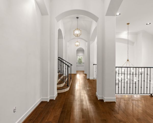 10 Maroon Creek Court, The Woodlands, TX 77389