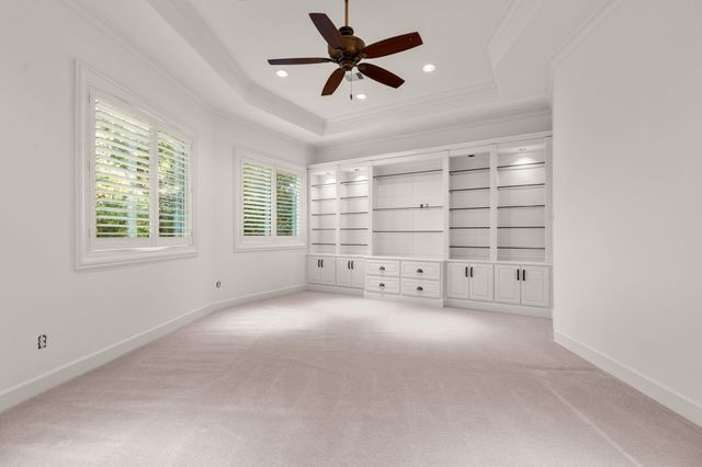 10 Maroon Creek Court, The Woodlands, TX 77389