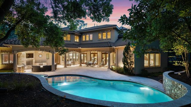 10 Maroon Creek Court, The Woodlands, TX 77389