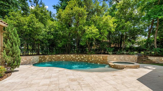 10 Maroon Creek Court, The Woodlands, TX 77389