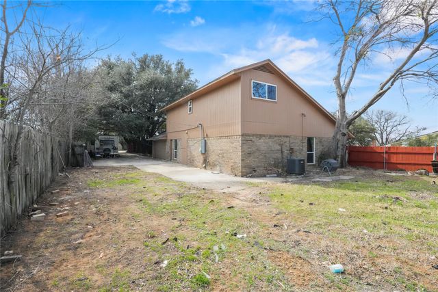 1934 Creek Wood Court, Irving, TX 75060