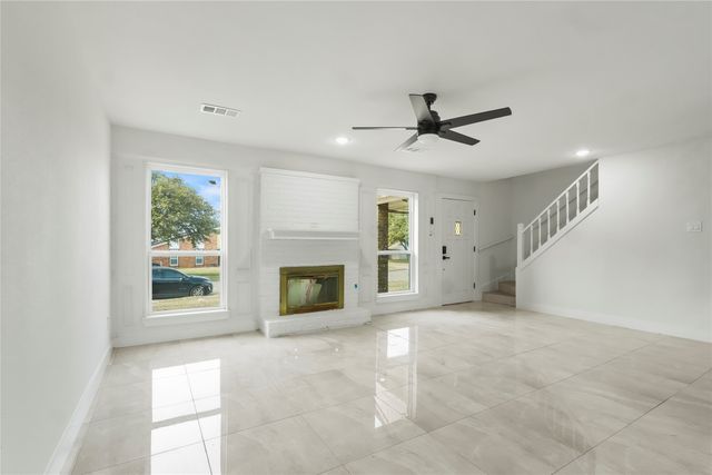 1934 Creek Wood Court, Irving, TX 75060