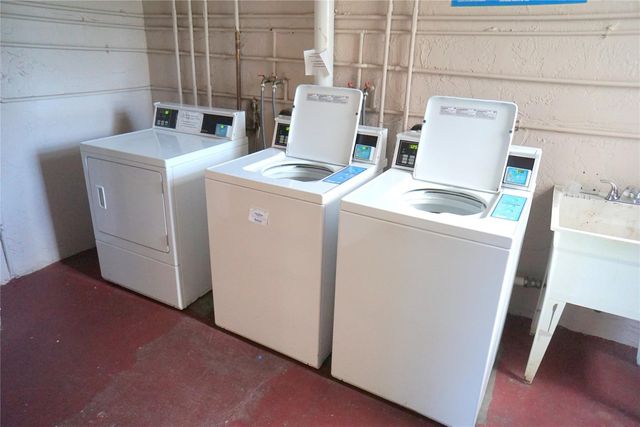 2821 Somerset Drive 203, Lauderdale Lakes, FL 33311