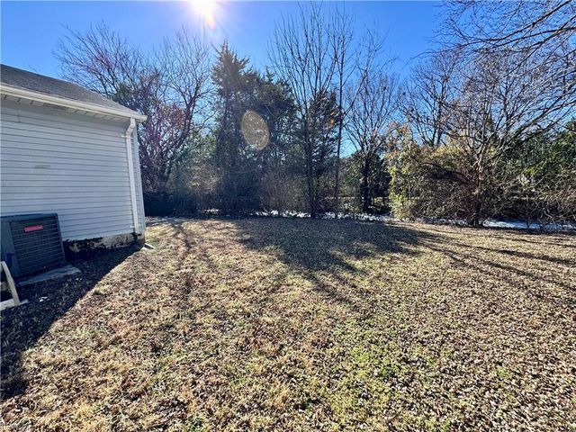 932 Wilson LN, Hampton, VA 23663