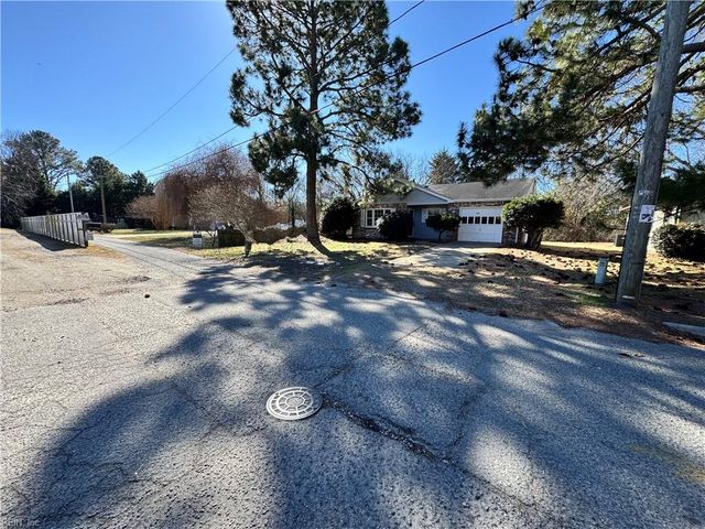 932 Wilson LN, Hampton, VA 23663