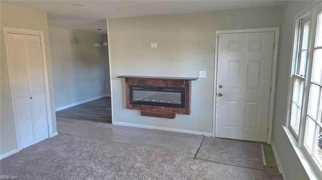 932 Wilson LN, Hampton, VA 23663