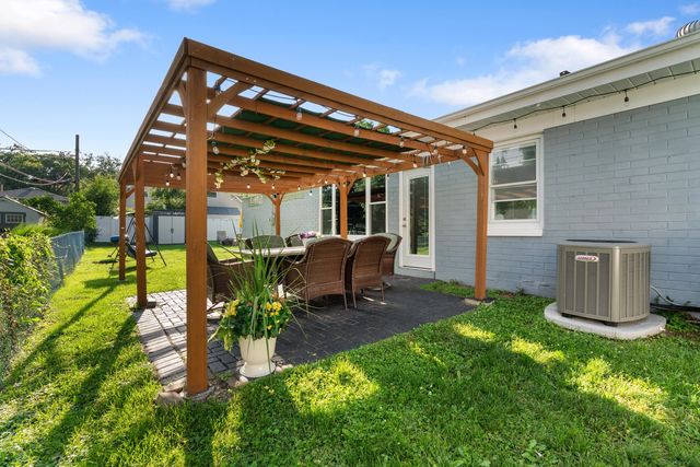 323 E Taylor Road, Lombard, IL 60148