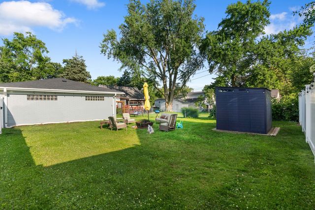 323 E Taylor Road, Lombard, IL 60148
