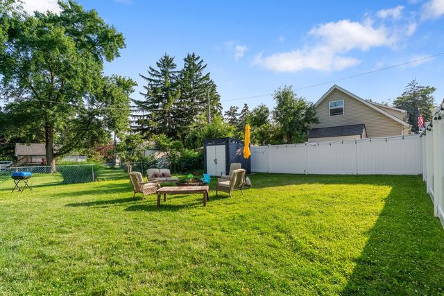323 E Taylor Road, Lombard, IL 60148