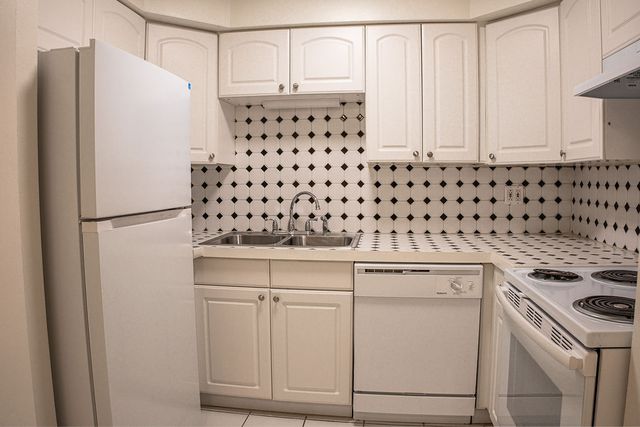 415 Wesley Avenue 24, Oak Park, IL 60302