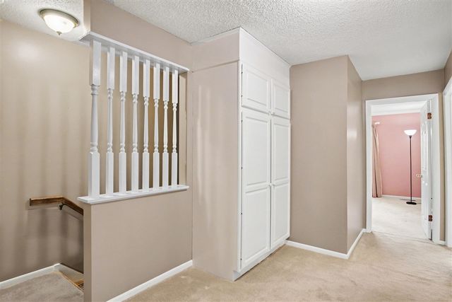 2454 W Collier Avenue 101, Grand Rapids, MI 49546