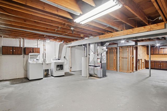 2454 W Collier Avenue 101, Grand Rapids, MI 49546