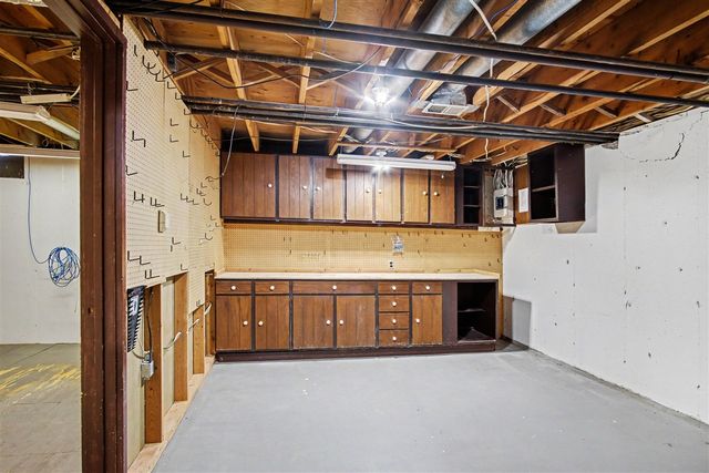 2454 W Collier Avenue 101, Grand Rapids, MI 49546