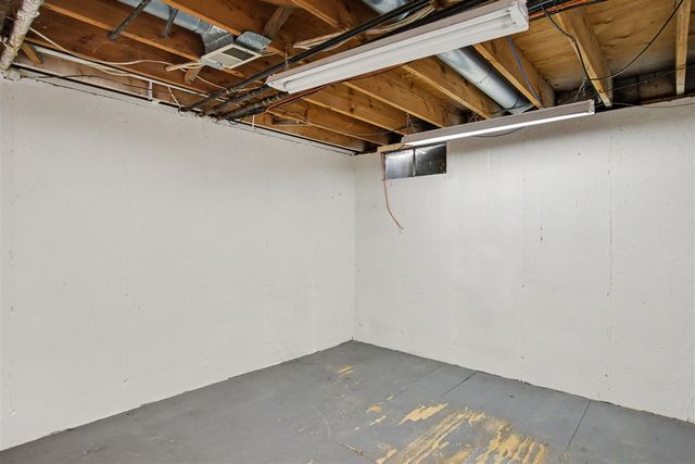 2454 W Collier Avenue 101, Grand Rapids, MI 49546