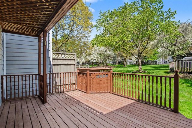 2454 W Collier Avenue 101, Grand Rapids, MI 49546