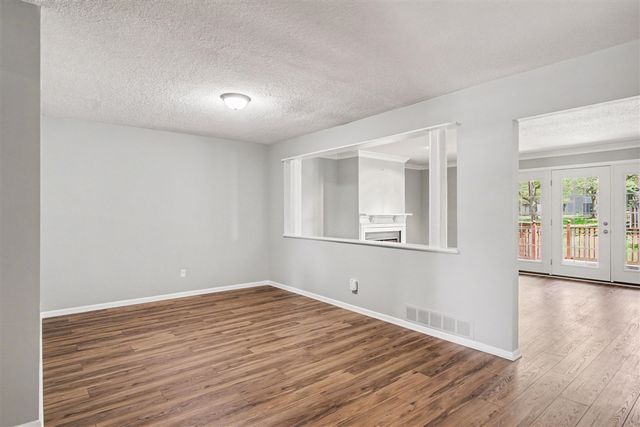 2454 W Collier Avenue 101, Grand Rapids, MI 49546