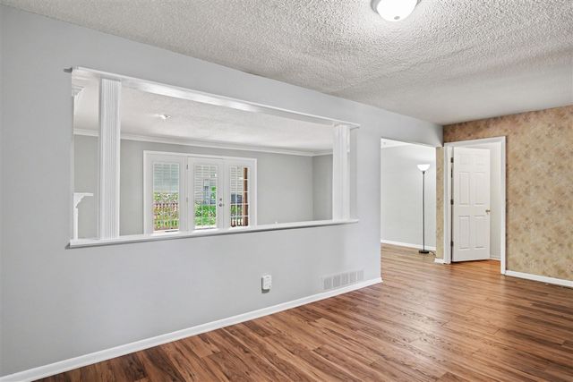 2454 W Collier Avenue 101, Grand Rapids, MI 49546