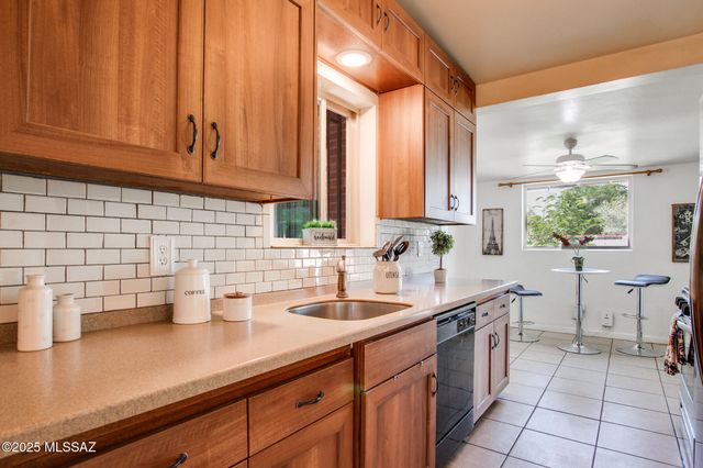 2753 N Tyndall Avenue, Tucson, AZ 85719