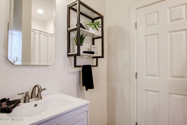 2753 N Tyndall Avenue, Tucson, AZ 85719