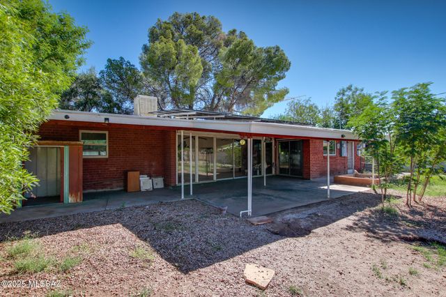 2753 N Tyndall Avenue, Tucson, AZ 85719
