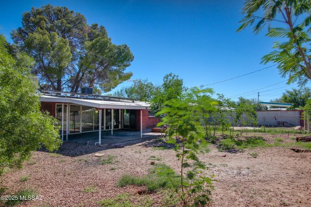 2753 N Tyndall Avenue, Tucson, AZ 85719