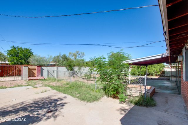2753 N Tyndall Avenue, Tucson, AZ 85719