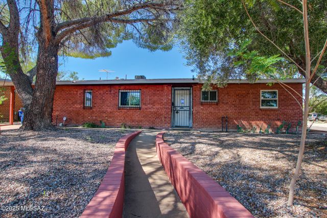 2753 N Tyndall Avenue, Tucson, AZ 85719