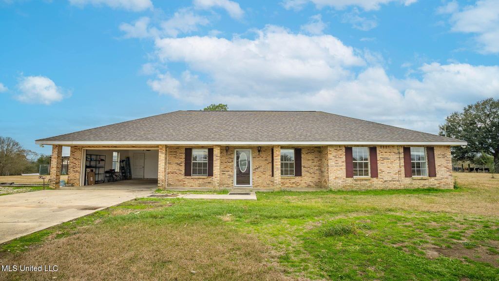 8 Skeeter Lane, Carriere, MS 39426