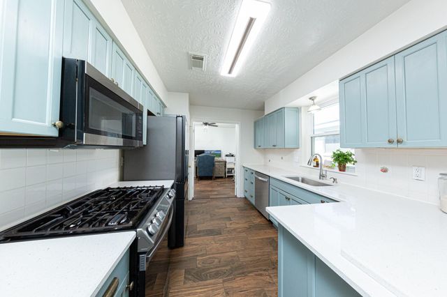 21338 Highland Knolls Drive, Katy, TX 77450