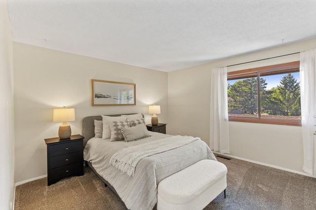 13501 Heather Hills Drive, Burnsville, MN 55337