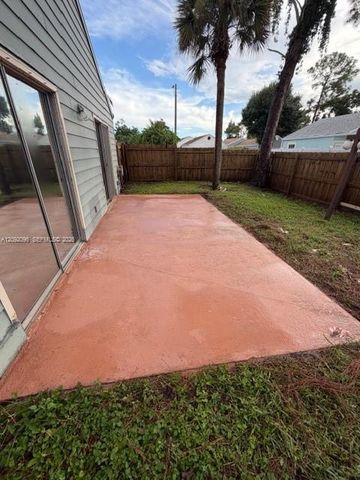 5688 Dewberry Way, West Palm Beach, FL 33415