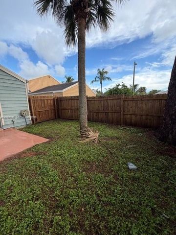 5688 Dewberry Way, West Palm Beach, FL 33415