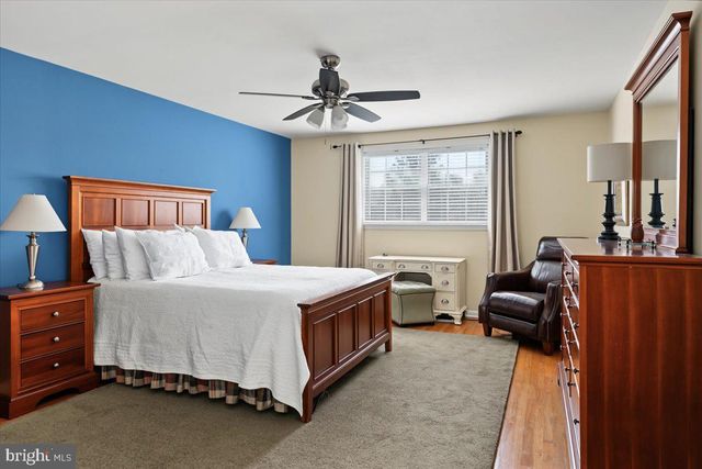 9 BROOKDALE DR, Doylestown, PA 18901