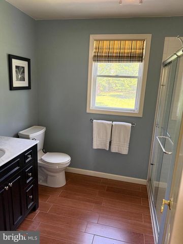 9 BROOKDALE DR, Doylestown, PA 18901
