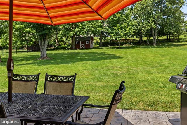 9 BROOKDALE DR, Doylestown, PA 18901