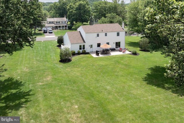9 BROOKDALE DR, Doylestown, PA 18901