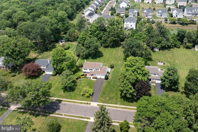 9 BROOKDALE DR, Doylestown, PA 18901