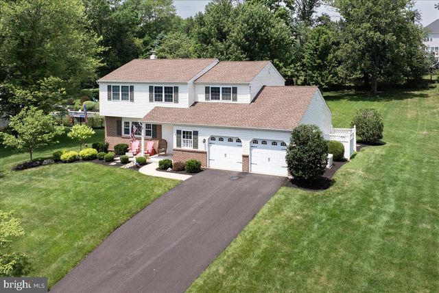 9 BROOKDALE DR, Doylestown, PA 18901
