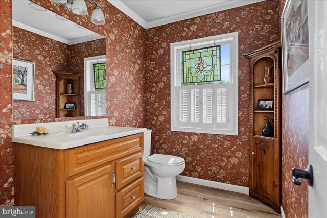 9 BROOKDALE DR, Doylestown, PA 18901