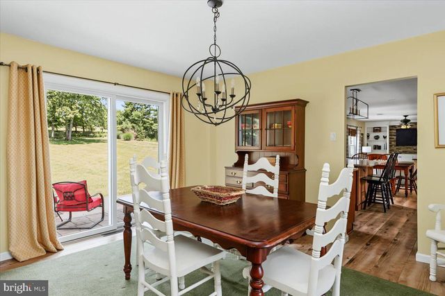 9 BROOKDALE DR, Doylestown, PA 18901