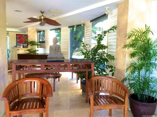 134 Kapahulu Avenue 917, Honolulu, HI 96815